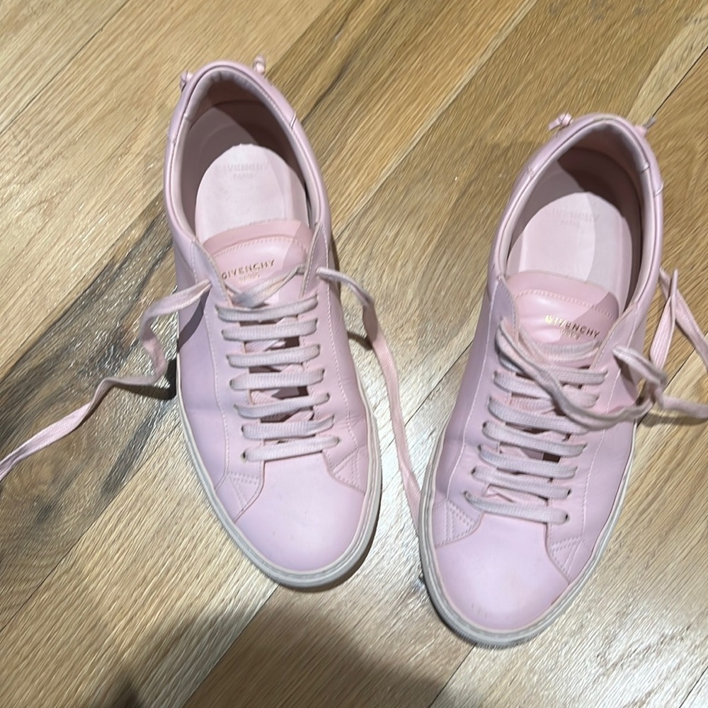 Used Light Pink Givenchy Sneakers